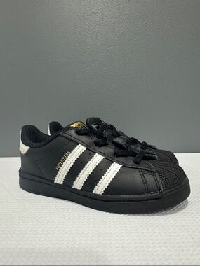 Kids Adidas Superstar Shoes Size 10 EUC